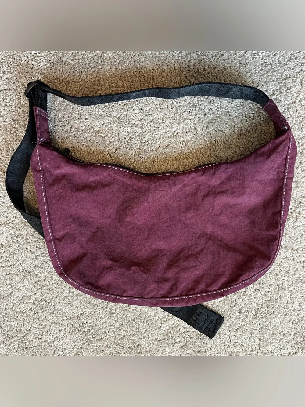 BAGGU Medium Deep Plum Crescent